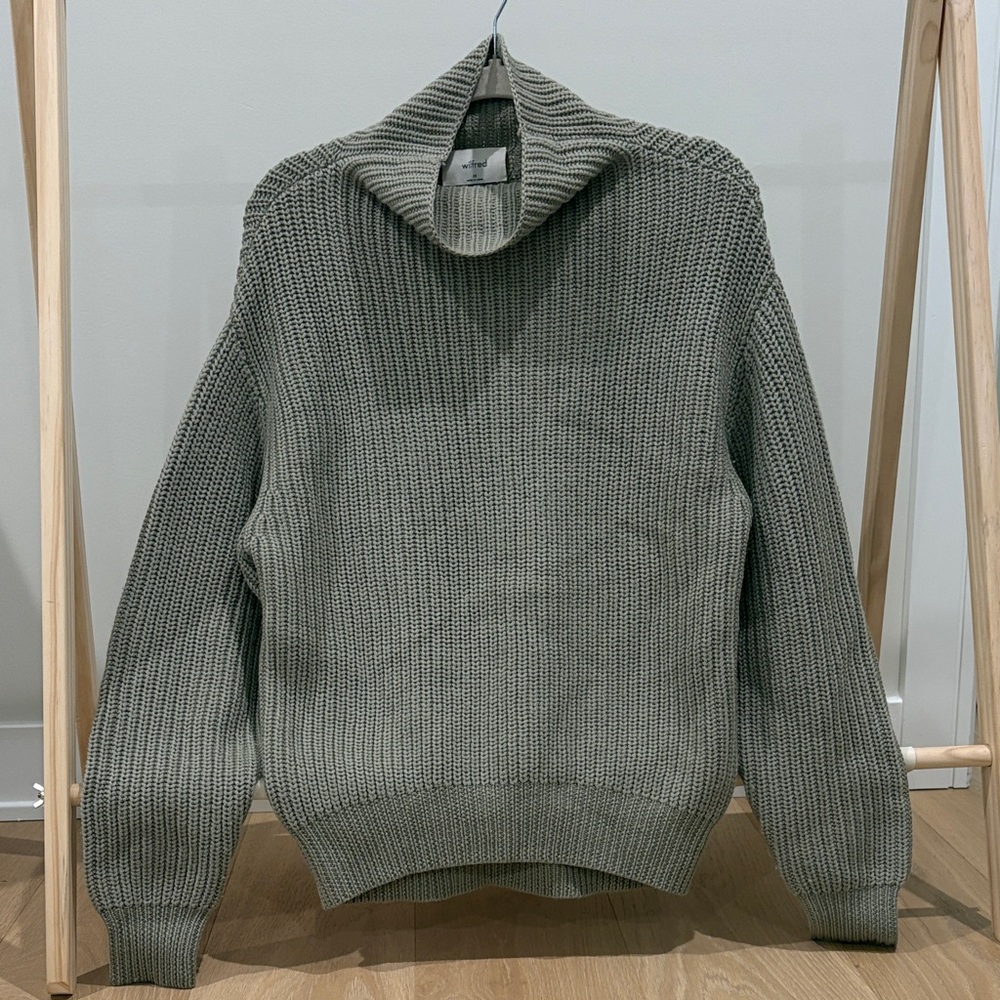 Aritzia Wilfred Women’s oversized Turtleneck Sweater
